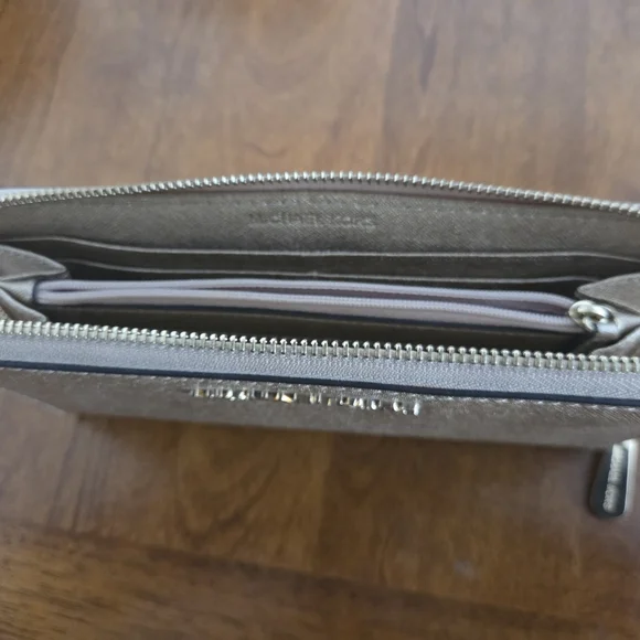 Michael Kors Metallic Gold Wallet - Picture 4 of 8